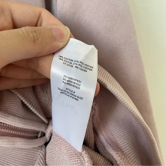 Aritzia TNA Terry Fleece Boyfriend Boxy Zip Up Hoodie Lilac Sugarplum
Size M - Picture 10 of 10